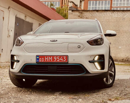Белый Киа Niro, объемом двигателя 0 л и пробегом 164 тыс. км за 17750 $, фото 2 на Automoto.ua