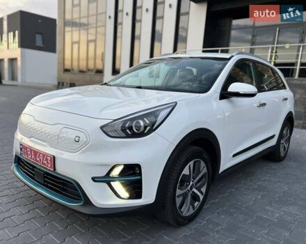 Білий Кіа Niro, об'ємом двигуна 0 л та пробігом 114 тис. км за 18880 $, фото 3 на Automoto.ua