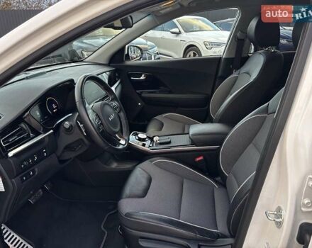 Белый Киа Niro, объемом двигателя 0 л и пробегом 72 тыс. км за 23600 $, фото 40 на Automoto.ua