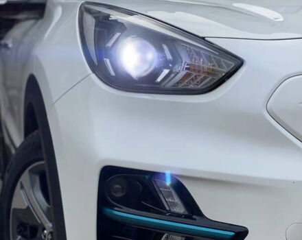 Белый Киа Niro, объемом двигателя 0 л и пробегом 150 тыс. км за 18299 $, фото 29 на Automoto.ua