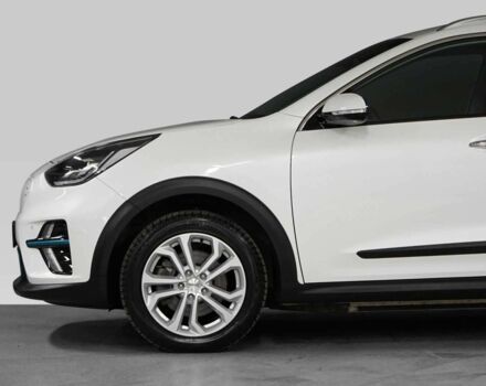 Белый Киа Niro, объемом двигателя 0 л и пробегом 53 тыс. км за 16100 $, фото 5 на Automoto.ua