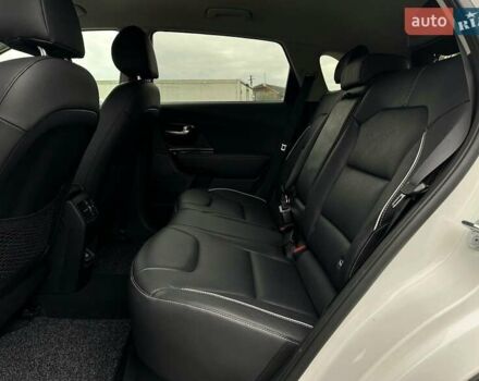 Белый Киа Niro, объемом двигателя 0 л и пробегом 62 тыс. км за 23500 $, фото 75 на Automoto.ua