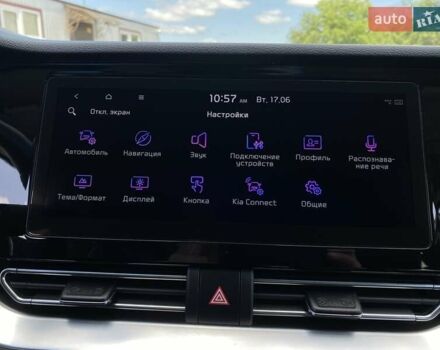 Білий Кіа Niro, об'ємом двигуна 0 л та пробігом 77 тис. км за 21900 $, фото 56 на Automoto.ua