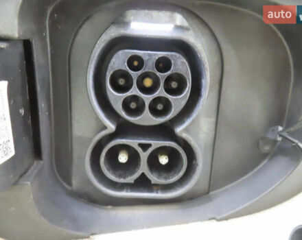 Белый Киа Niro, объемом двигателя 0 л и пробегом 150 тыс. км за 18299 $, фото 45 на Automoto.ua