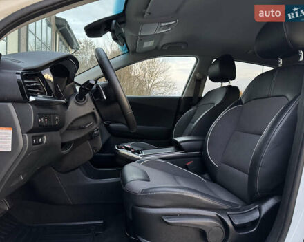 Белый Киа Niro, объемом двигателя 0 л и пробегом 113 тыс. км за 17800 $, фото 43 на Automoto.ua