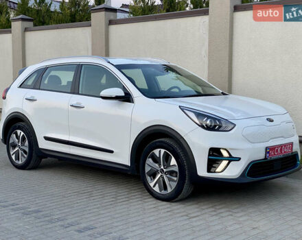 Білий Кіа Niro, об'ємом двигуна 0 л та пробігом 68 тис. км за 20750 $, фото 19 на Automoto.ua