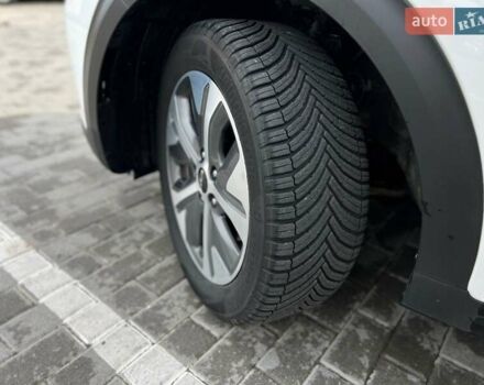 Білий Кіа Niro, об'ємом двигуна 0 л та пробігом 114 тис. км за 18300 $, фото 8 на Automoto.ua
