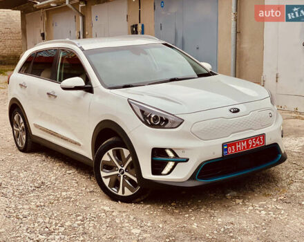 Белый Киа Niro, объемом двигателя 0 л и пробегом 164 тыс. км за 17750 $, фото 5 на Automoto.ua