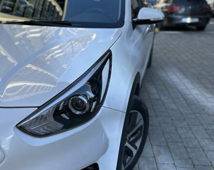 Білий Кіа Niro, об'ємом двигуна 0 л та пробігом 155 тис. км за 18300 $, фото 4 на Automoto.ua