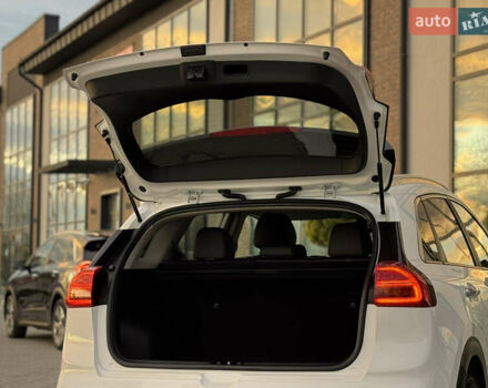 Белый Киа Niro, объемом двигателя 0 л и пробегом 113 тыс. км за 17800 $, фото 37 на Automoto.ua