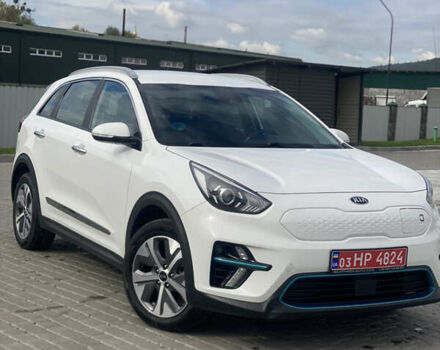 Белый Киа Niro, объемом двигателя 0 л и пробегом 120 тыс. км за 17700 $, фото 1 на Automoto.ua
