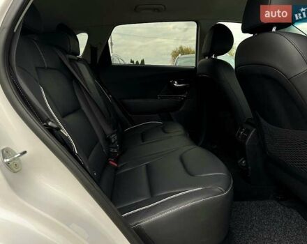 Білий Кіа Niro, об'ємом двигуна 0 л та пробігом 62 тис. км за 24500 $, фото 86 на Automoto.ua