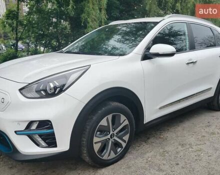 Білий Кіа Niro, об'ємом двигуна 0 л та пробігом 75 тис. км за 19700 $, фото 56 на Automoto.ua