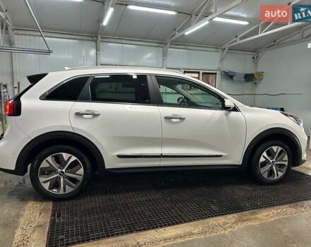 Білий Кіа Niro, об'ємом двигуна 0 л та пробігом 35 тис. км за 24400 $, фото 30 на Automoto.ua