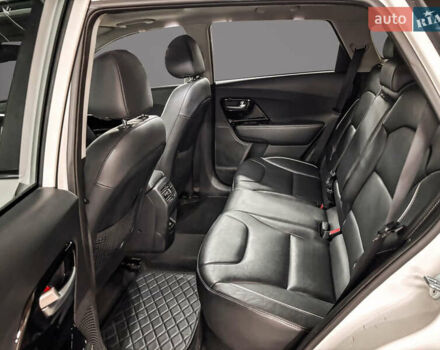 Белый Киа Niro, объемом двигателя 0 л и пробегом 129 тыс. км за 20032 $, фото 22 на Automoto.ua