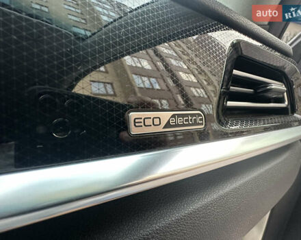 Белый Киа Niro, объемом двигателя 0 л и пробегом 122 тыс. км за 17999 $, фото 39 на Automoto.ua