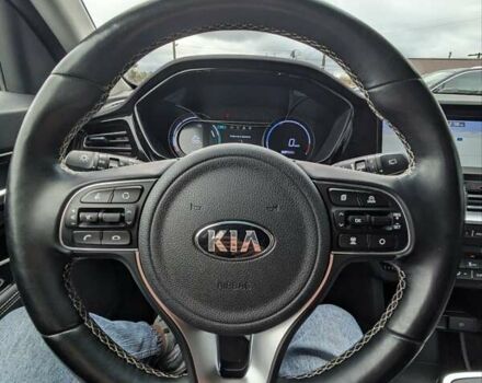 Білий Кіа Niro, об'ємом двигуна 0 л та пробігом 50 тис. км за 17300 $, фото 19 на Automoto.ua