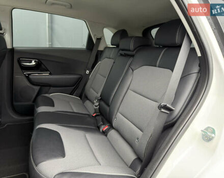 Белый Киа Niro, объемом двигателя 0 л и пробегом 39 тыс. км за 23400 $, фото 28 на Automoto.ua