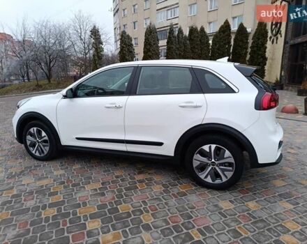 Белый Киа Niro, объемом двигателя 0 л и пробегом 34 тыс. км за 19999 $, фото 5 на Automoto.ua
