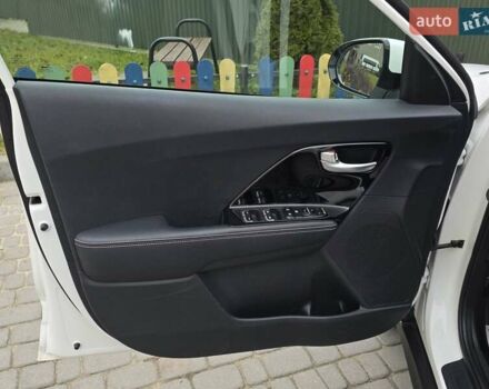 Белый Киа Niro, объемом двигателя 0 л и пробегом 149 тыс. км за 17499 $, фото 20 на Automoto.ua