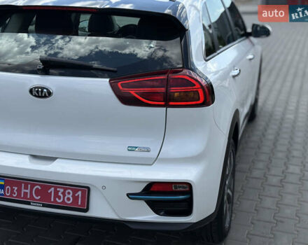 Белый Киа Niro, объемом двигателя 0 л и пробегом 103 тыс. км за 16899 $, фото 18 на Automoto.ua