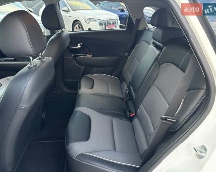 Белый Киа Niro, объемом двигателя 0 л и пробегом 72 тыс. км за 23600 $, фото 30 на Automoto.ua