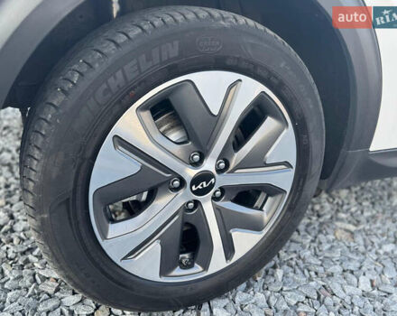 Белый Киа Niro, объемом двигателя 0 л и пробегом 112 тыс. км за 19800 $, фото 25 на Automoto.ua