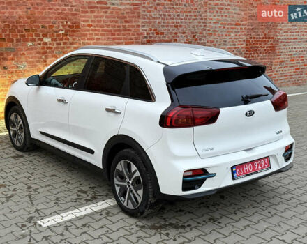 Білий Кіа Niro, об'ємом двигуна 0 л та пробігом 118 тис. км за 20500 $, фото 28 на Automoto.ua