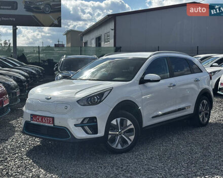 Белый Киа Niro, объемом двигателя 0 л и пробегом 53 тыс. км за 19999 $, фото 4 на Automoto.ua