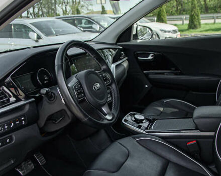Білий Кіа Niro, об'ємом двигуна 0 л та пробігом 34 тис. км за 24750 $, фото 61 на Automoto.ua