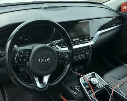 Белый Киа Niro, объемом двигателя 0 л и пробегом 141 тыс. км за 19300 $, фото 8 на Automoto.ua