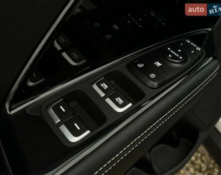 Білий Кіа Niro, об'ємом двигуна 0 л та пробігом 62 тис. км за 24500 $, фото 4 на Automoto.ua