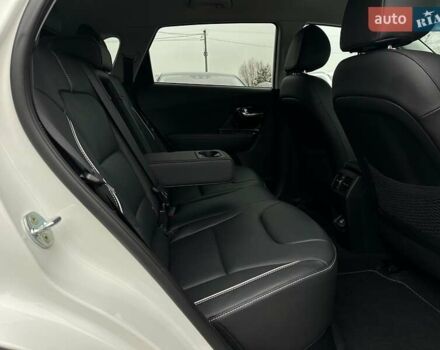 Белый Киа Niro, объемом двигателя 0 л и пробегом 38 тыс. км за 24700 $, фото 99 на Automoto.ua