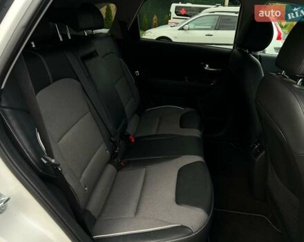 Белый Киа Niro, объемом двигателя 0 л и пробегом 132 тыс. км за 17990 $, фото 17 на Automoto.ua