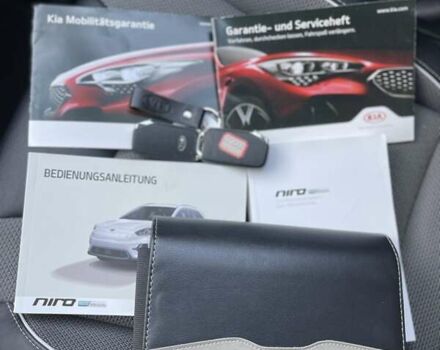 Белый Киа Niro, объемом двигателя 0 л и пробегом 96 тыс. км за 16800 $, фото 62 на Automoto.ua