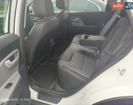 Белый Киа Niro, объемом двигателя 0 л и пробегом 34 тыс. км за 19900 $, фото 2 на Automoto.ua