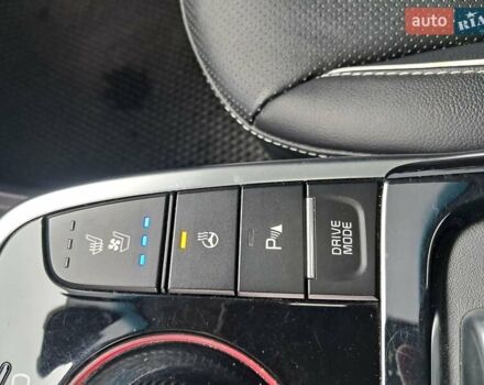 Білий Кіа Niro, об'ємом двигуна 0 л та пробігом 60 тис. км за 22900 $, фото 30 на Automoto.ua