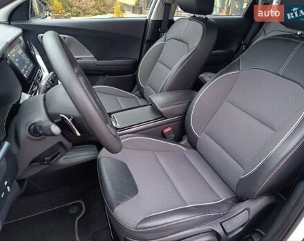 Белый Киа Niro, объемом двигателя 0 л и пробегом 34 тыс. км за 19999 $, фото 36 на Automoto.ua