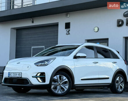 Белый Киа Niro, объемом двигателя 0 л и пробегом 80 тыс. км за 17800 $, фото 6 на Automoto.ua