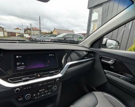 Білий Кіа Niro, об'ємом двигуна 0 л та пробігом 50 тис. км за 17300 $, фото 13 на Automoto.ua