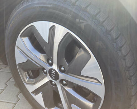 Білий Кіа Niro, об'ємом двигуна 0 л та пробігом 147 тис. км за 18200 $, фото 24 на Automoto.ua