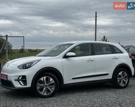 Белый Киа Niro, объемом двигателя 0 л и пробегом 98 тыс. км за 19550 $, фото 4 на Automoto.ua