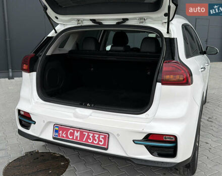 Белый Киа Niro, объемом двигателя 0 л и пробегом 39 тыс. км за 23400 $, фото 79 на Automoto.ua
