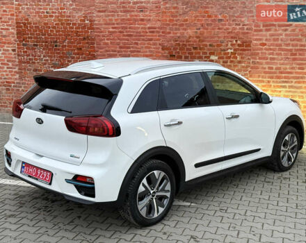 Білий Кіа Niro, об'ємом двигуна 0 л та пробігом 118 тис. км за 20500 $, фото 25 на Automoto.ua