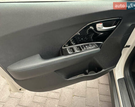 Белый Киа Niro, объемом двигателя 0 л и пробегом 122 тыс. км за 17999 $, фото 22 на Automoto.ua