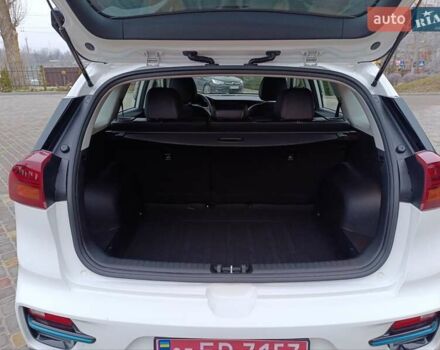 Белый Киа Niro, объемом двигателя 0 л и пробегом 34 тыс. км за 19999 $, фото 57 на Automoto.ua