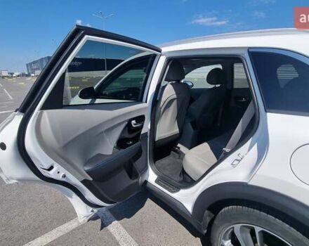 Білий Кіа Niro, об'ємом двигуна 1.6 л та пробігом 40 тис. км за 26000 $, фото 34 на Automoto.ua