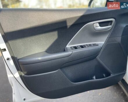 Белый Киа Niro, объемом двигателя 0 л и пробегом 96 тыс. км за 16800 $, фото 33 на Automoto.ua