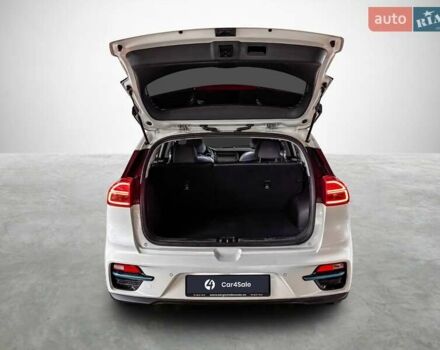 Белый Киа Niro, объемом двигателя 0 л и пробегом 129 тыс. км за 20032 $, фото 9 на Automoto.ua