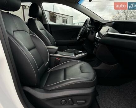 Білий Кіа Niro, об'ємом двигуна 0 л та пробігом 35 тис. км за 24400 $, фото 99 на Automoto.ua